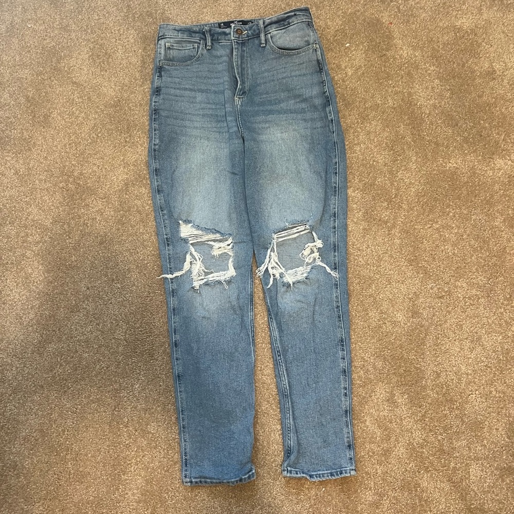 Hollister distressed High Rise Mom jeans size 7R